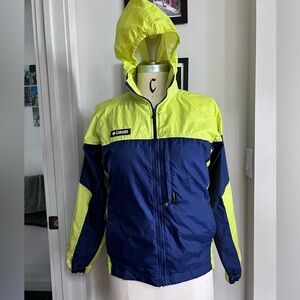 Columbia brand packable lightweight jacket